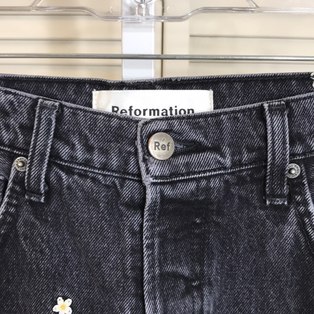 Reformation Cynthia High Relaxed Black Daisy Jeans Size 27 - Picture 7 of 16